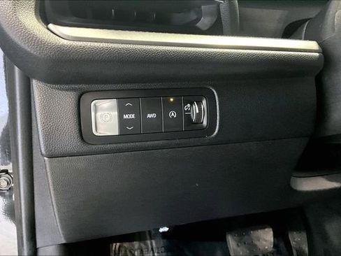 Used 2025 Chevrolet Traverse LT AWD/4WD image 39