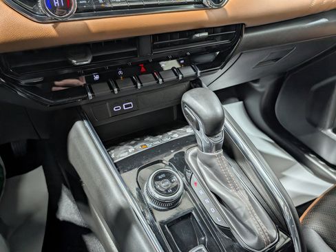 Used 2023 GMC Canyon AT4 image 20