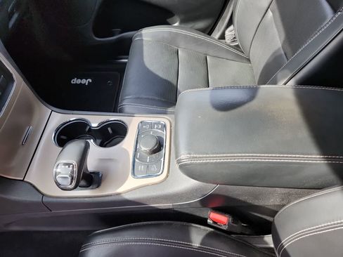 Used 2014 Jeep Grand Cherokee Overland w/ Advanced Technology Group image 11