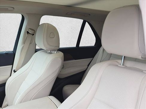Used 2024 Mercedes-Benz GLE 450 4MATIC image 17