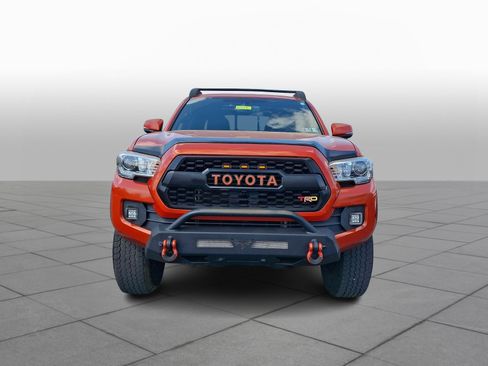 Used 2017 Toyota Tacoma TRD Off-Road w/ Premium & Technology Package image 2