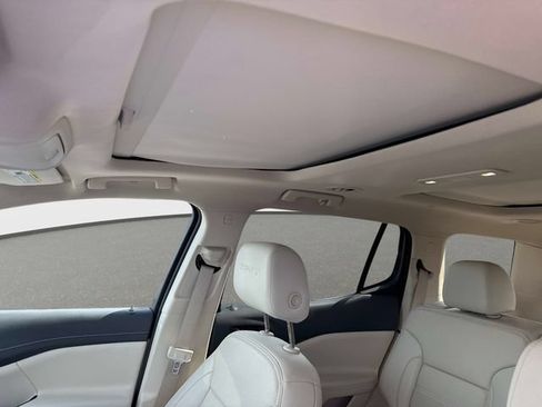 Used 2023 GMC Acadia Denali w/ Denali Ultimate Package FWD image 18