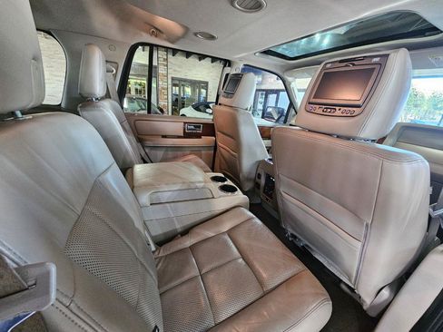 Used 2014 Lincoln Navigator 4WD image 21