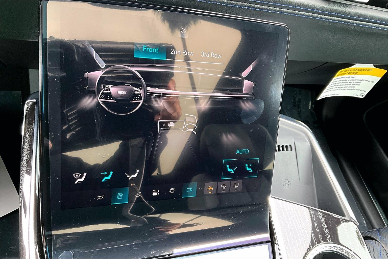 New 2026 Cadillac Escalade IQL Luxury w/ LPO, Floor Liner Package AWD/4WD image 28