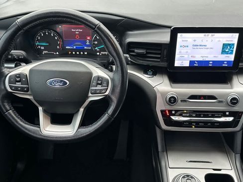 Certified 2021 Ford Explorer XLT w/ Class III Trailer Tow Package image 14