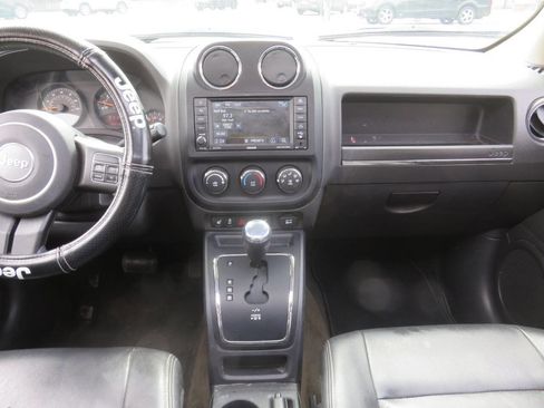 Used 2016 Jeep Patriot High Altitude image 16