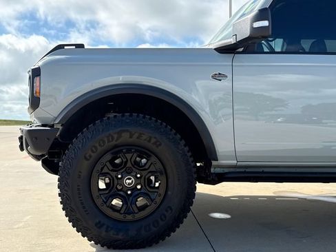 Used 2024 Ford Bronco Wildtrak AWD/4WD image 5