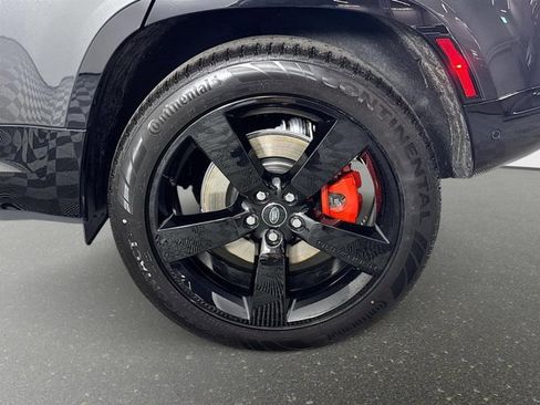 Used 2025 Land Rover Defender 110 X image 32