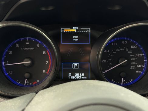 Used 2017 Subaru Outback 2.5i Limited AWD/4WD image 11