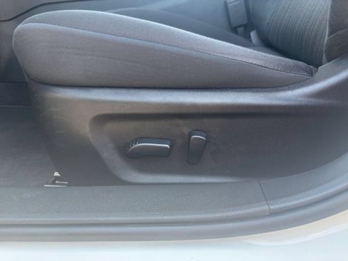 Used 2025 Nissan Altima 2.5 SV FWD image 21