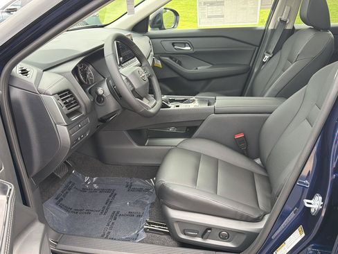 New 2026 Nissan Rogue Dark Armor FWD image 10
