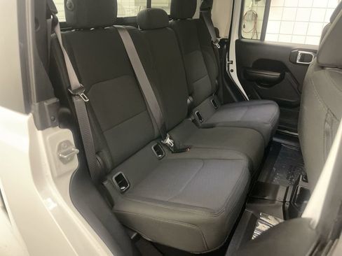 Used 2021 Jeep Gladiator Sport AWD/4WD image 19