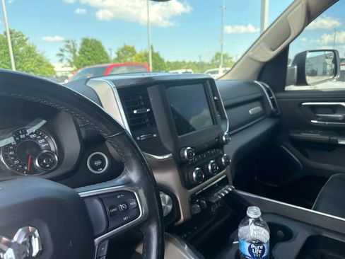 Used 2019 RAM 1500 Laramie RWD image 4