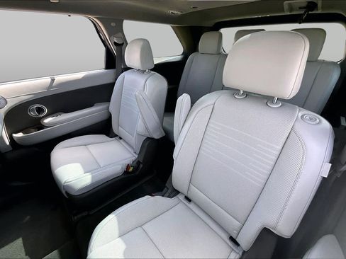 Certified 2026 Hyundai Palisade Limited FWD image 19