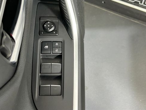 Used 2022 Toyota RAV4 Limited AWD/4WD image 17