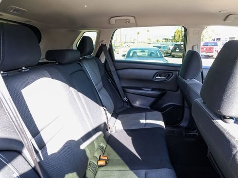 Used 2024 Nissan Rogue SV image 18