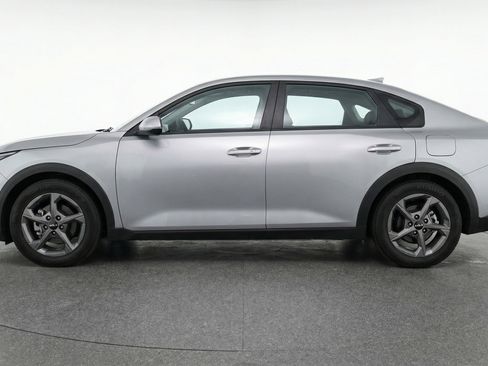 Used 2025 Kia K4 LXS image 5