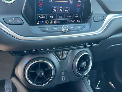 Used 2022 Chevrolet Blazer LT FWD image 21