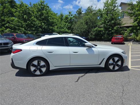 Certified 2025 BMW i4 eDrive40 w/ Premium Package RWD image 2