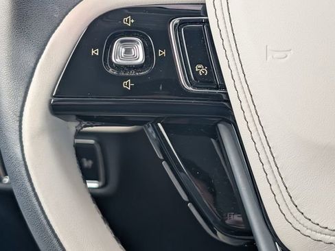 Used 2025 Lincoln Aviator Reserve w/ Equipment Group 201A AWD/4WD image 25