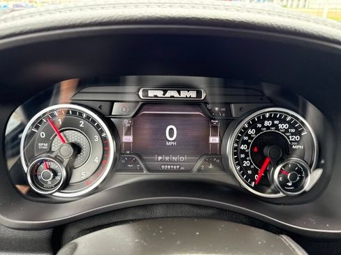 Used 2022 RAM 2500 Laramie AWD/4WD image 8