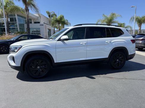 Used 2026 Volkswagen Atlas SE FWD image 6