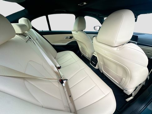 Used 2021 BMW 330i Sedan w/ Premium Package image 32