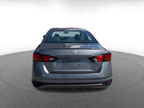 Used 2025 Nissan Altima 2.5 SV image 12