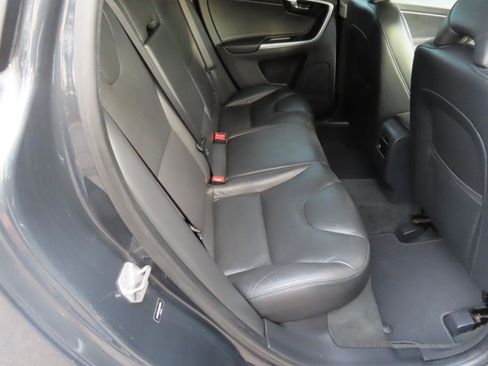 Used 2016 Volvo XC60 T6 w/ Protection Package image 18