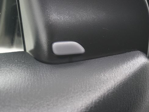 Used 2020 Nissan Pathfinder SL FWD image 32