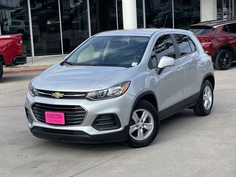 Used 2021 Chevrolet Trax LS w/ Tint and Cruise Package image 9