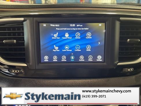 Used 2019 Chrysler Pacifica Touring-L image 26
