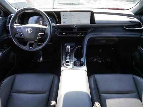 Certified 2025 Toyota Crown AWD/4WD image 10