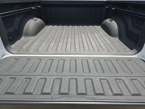 Used 2024 RAM 1500 Laramie AWD/4WD image 36
