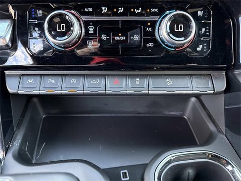 Used 2025 GMC Sierra 1500 AT4 w/ AT4 Premium Package image 23