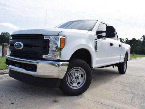 Used 2019 Ford F250 XL w/ Power Equipment Group AWD/4WD image 5