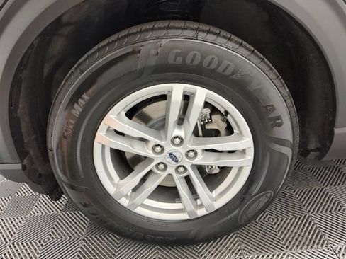 Used 2020 Ford Explorer XLT w/ Equipment Group 202A AWD/4WD image 42