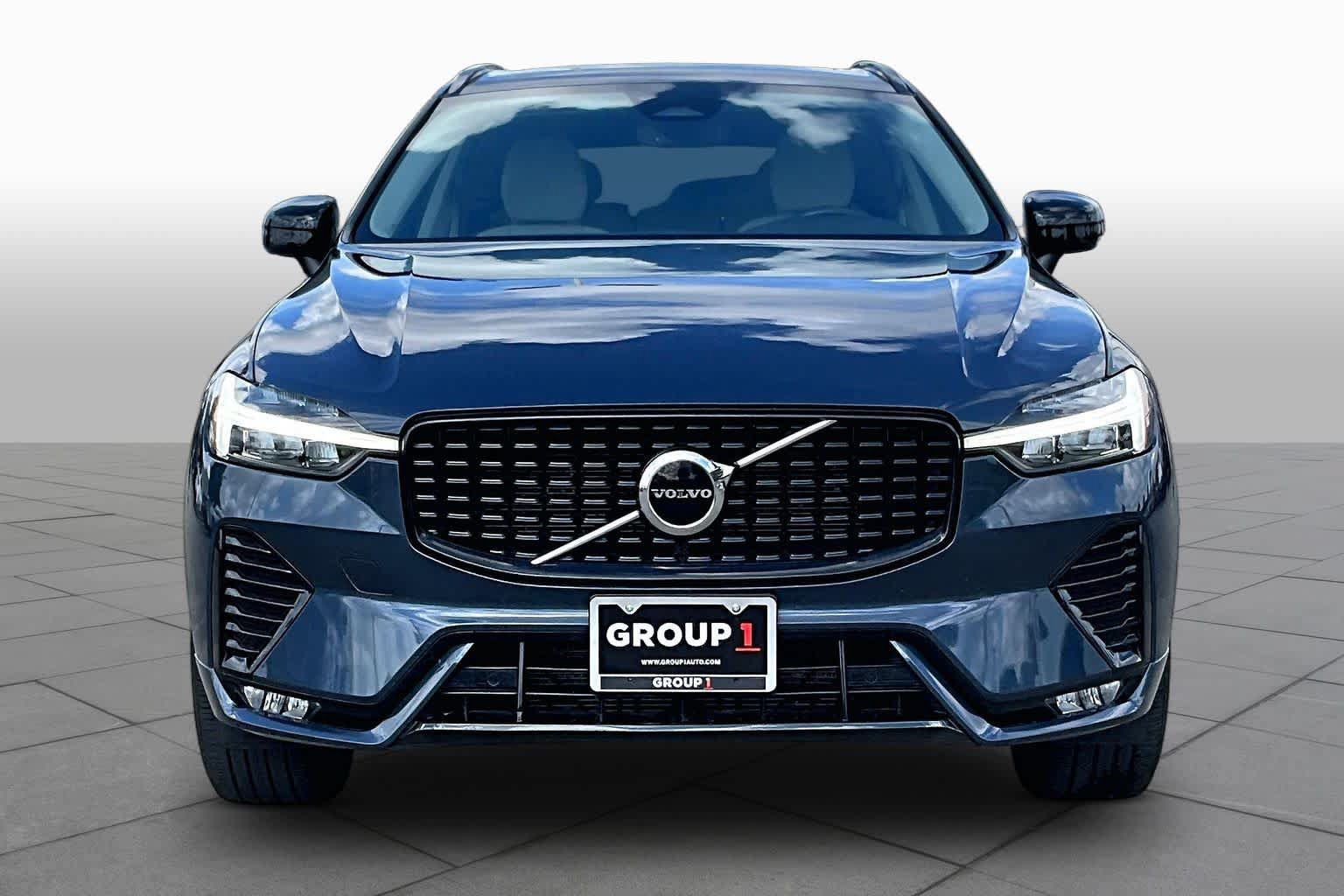 Used 2024 Volvo XC60 B5 Core AWD/4WD image 4