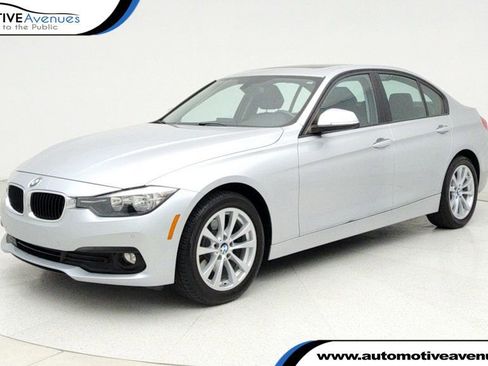 Used 2017 BMW 320i Sedan image 1