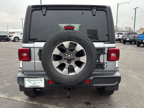 Used 2021 Jeep Wrangler Unlimited Sahara image 7