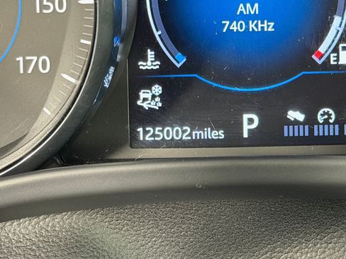 Used 2018 Jaguar F-PACE S image 20