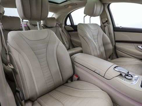 Used 2017 Mercedes-Benz S 550 4MATIC Sedan image 31
