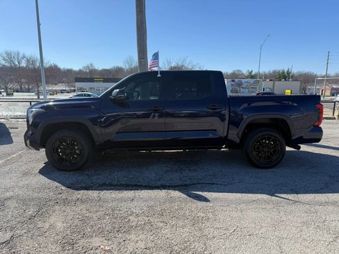 Used 2022 Toyota Tundra SR5 w/ SR5 Convenience Package image 7