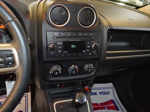 Used 2017 Jeep Patriot 75th Anniversary w/ Power Value Group image 18