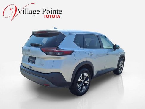 Used 2023 Nissan Rogue SV FWD image 6