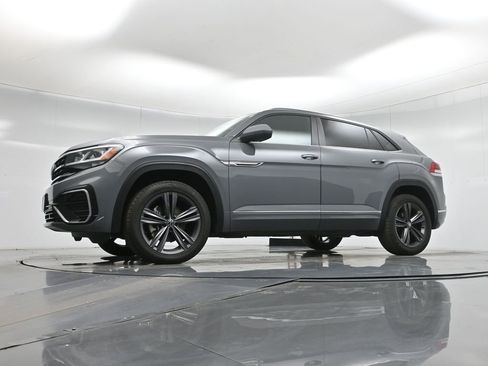 Used 2021 Volkswagen Atlas Cross Sport SE image 50