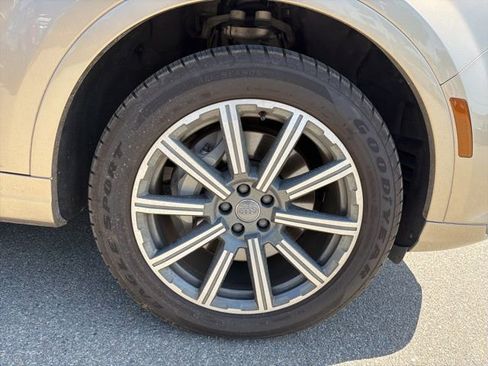 Used 2019 Audi Q7 3.0T Premium Plus w/ Premium Plus Package image 18