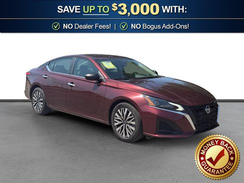 Used 2025 Nissan Altima 2.5 SV FWD image 10