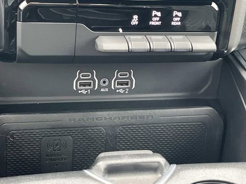 Used 2025 RAM 1500 Big Horn AWD/4WD image 36