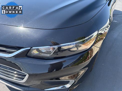 Used 2017 Chevrolet Malibu LT w/ Leather Package FWD image 6